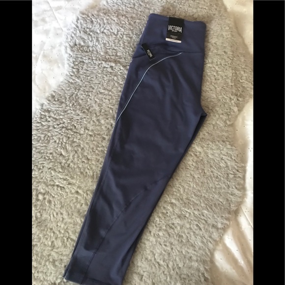 NWT VICTORIA’S SECRET CROPPED LEGGINGS - Picture 2 of 5